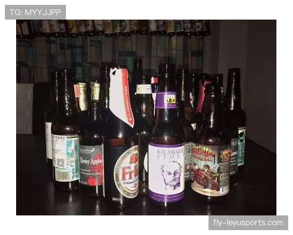 陆光祖那场聚会桌上的酒瓶量比我家半年工资还多，看照片我就怀疑人生